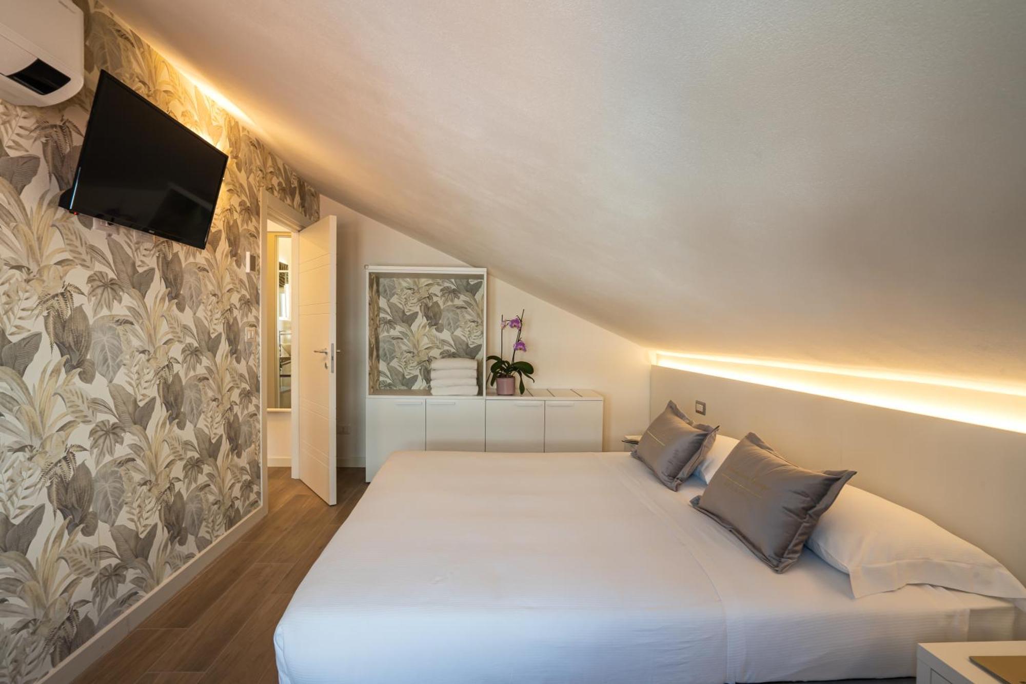 Inaugurazione 2024 - Villa Pratu Apartments A 100 Metri Dal Mare Riccione Quarto foto